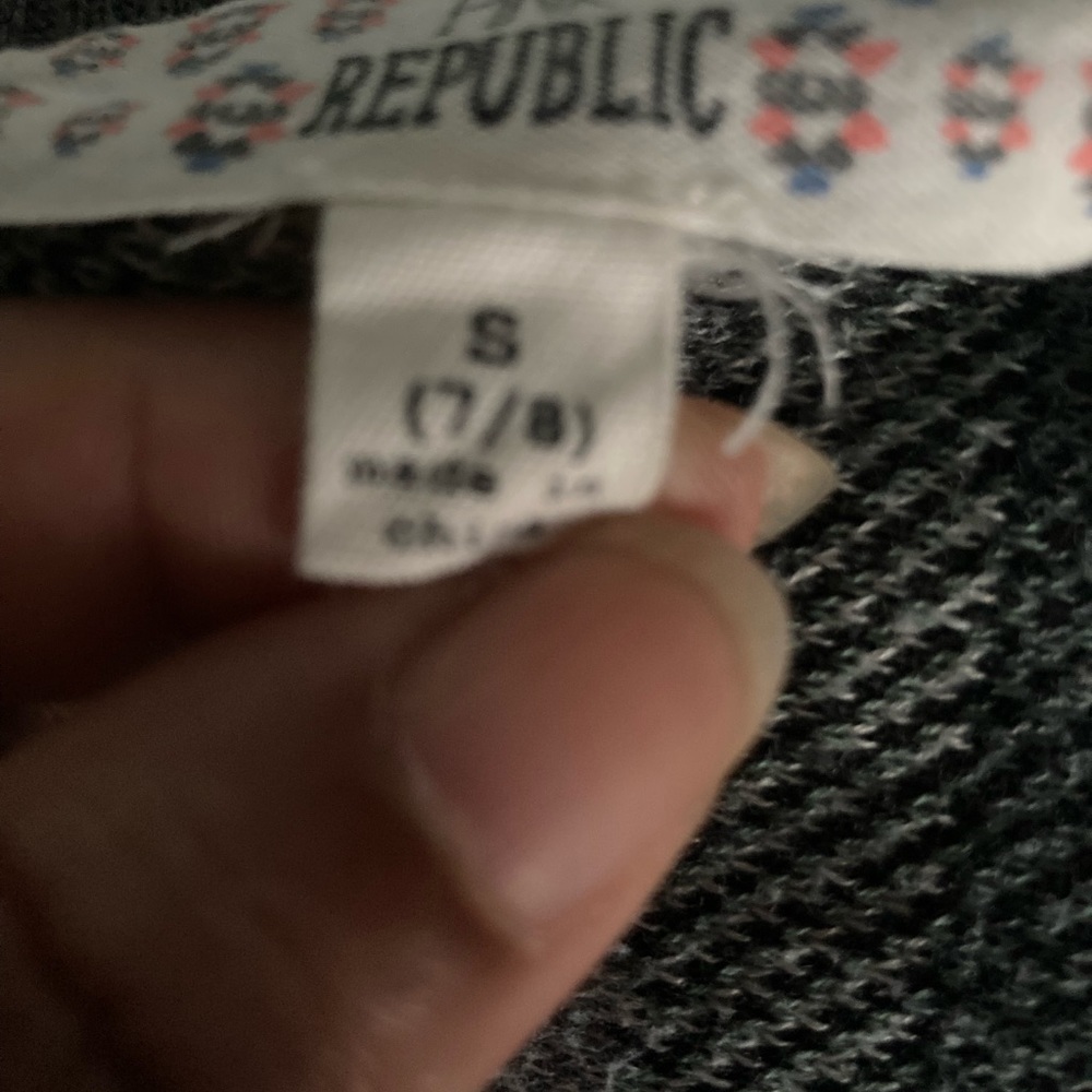 Sweater - Picture 6 of 6